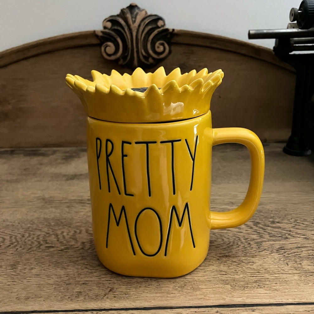 Rae Dunn Pretty Mom Topper Mug